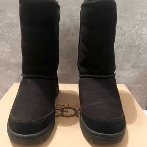 UGG all weather boots black